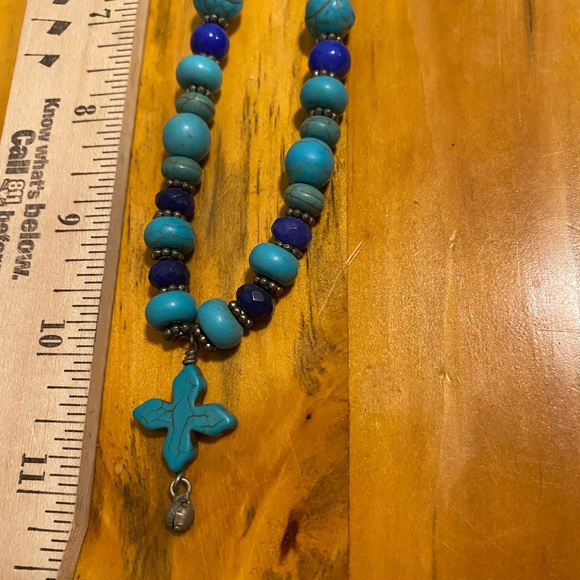 Beaded cross necklace - Picture 8 of 8